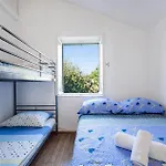 2 Bedroom Lovely In Kornati Дом отдыха *