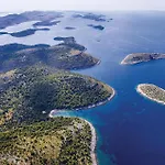 2 Bedroom Lovely In Kornati Дом отдыха *