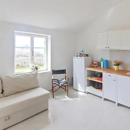 2 Bedroom Lovely In Kornati