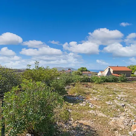 2 Bedroom Lovely In Kornati Koromacna