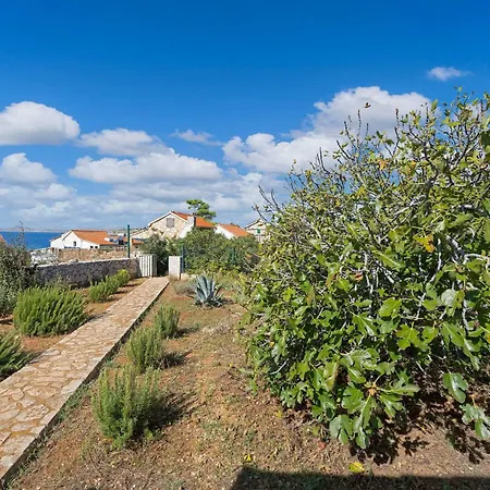 2 Bedroom Lovely In Kornati