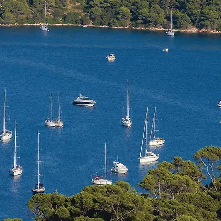 2 Bedroom Lovely In Kornati