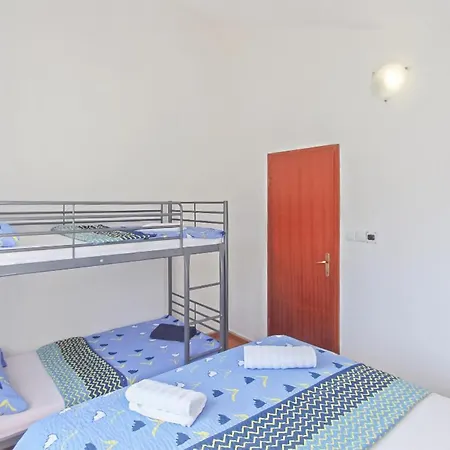 2 Bedroom Lovely In Kornati