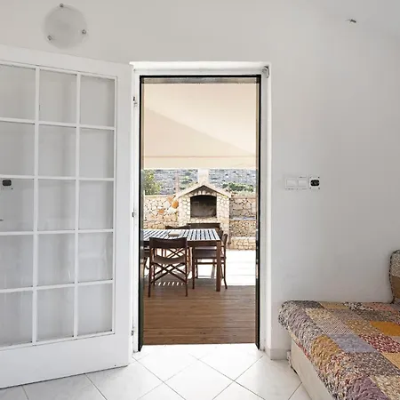 펜션 2 Bedroom Lovely In Kornati *