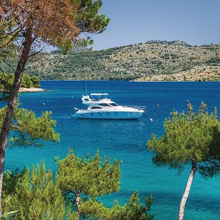 2 Bedroom Lovely In Kornati 펜션