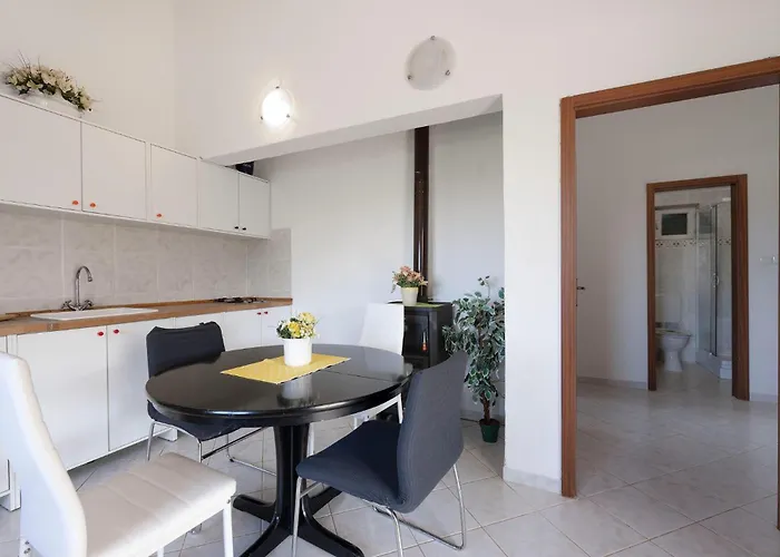 Casa de Férias 2 Bedroom Lovely In Kornati Koromašna