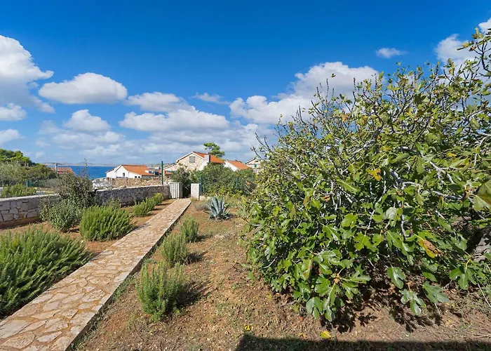 2 Bedroom Lovely In Kornati