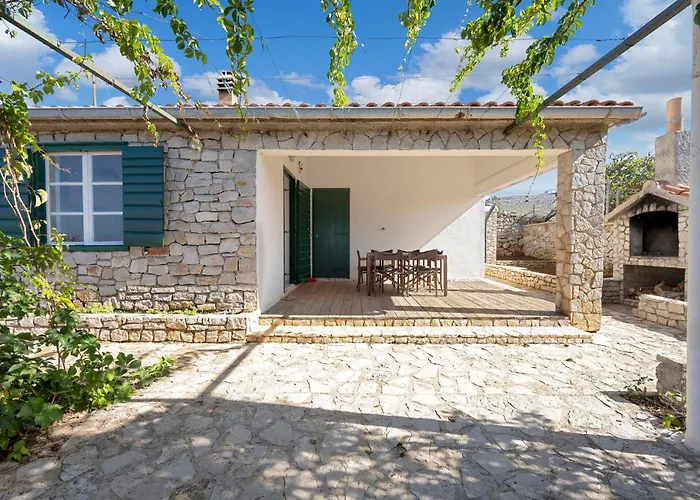 2 Bedroom Lovely In Kornati Casa de Férias