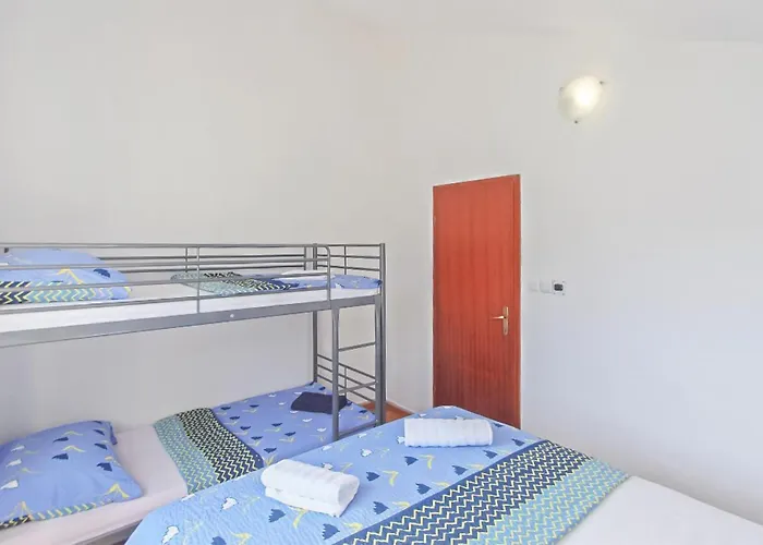 2 Bedroom Lovely In Kornati