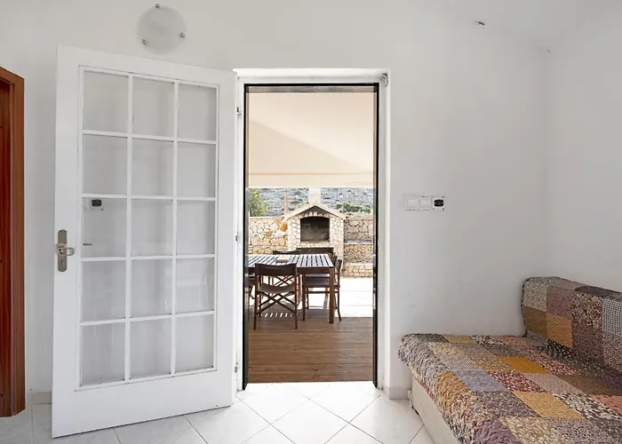 Casa de Férias 2 Bedroom Lovely In Kornati *